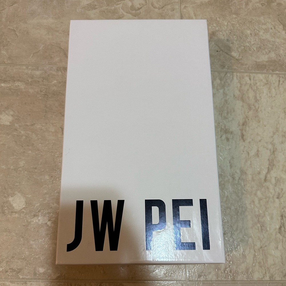 JWPEI - Pink metallic shoulder bag (BRAND NEW)